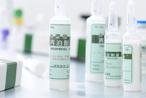 Un buon prezzo. Emulsione anestetica 10ml anestetico di FDF 2% Propofol: 200mg GMP in linea